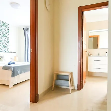 Ocean View & Sunset Palm-mar, Pool, Parking 아파트