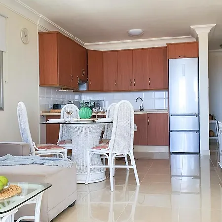 Ocean View & Sunset Palm-mar, Pool, Parking 아파트